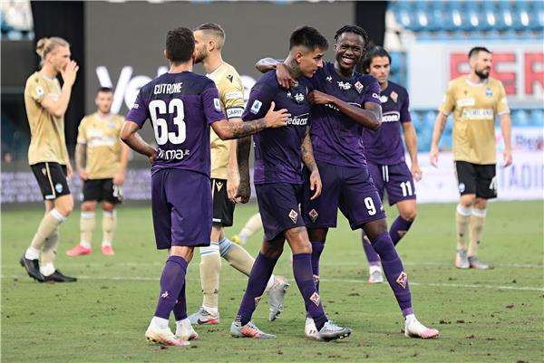 لاعبو فيورنتينا 