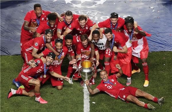 فرحة لاعبي بايرن