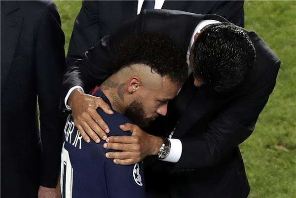 الخليفي يواسي نيمار