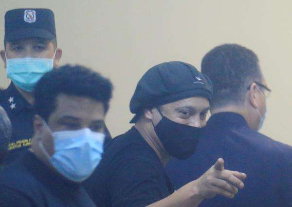 رونالدينيو وشقيقه