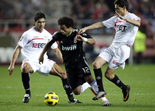 2011-01-262011-01-26t215039z_01_mad709_rtridsp_3_soccer-spain-cup_reuters
