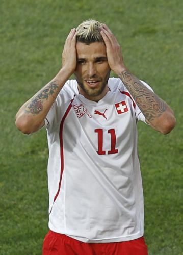 2010-06-21t144727z_01_wcb117_rtridsp_3_soccer-world_reuters