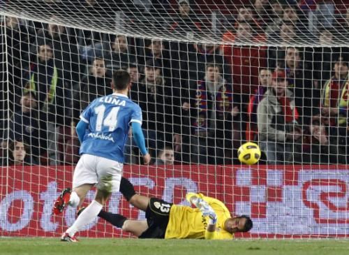 2011-01-262011-01-26t215341z_01_bar05_rtridsp_3_soccer-spain-cup_reuters