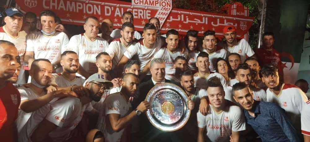 شباب بلوزداد مع الدرع