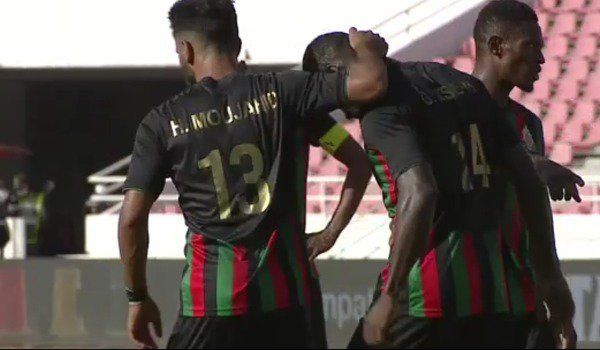 كنادو يرفض هدية الفار