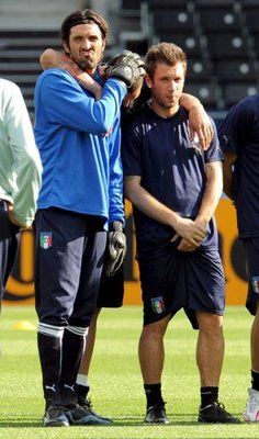 كسانو و بوفون يعودان إلى المنتخب الإيطالي