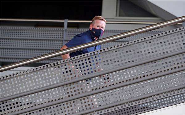 كومان متجه لملعب التدريبات