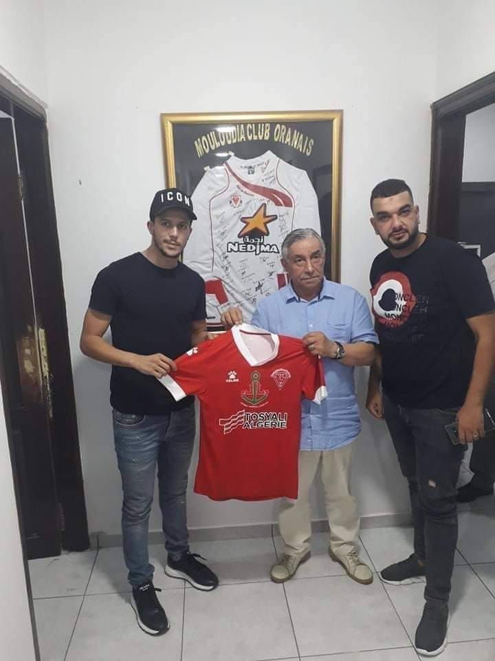 من تقديم اللاعب