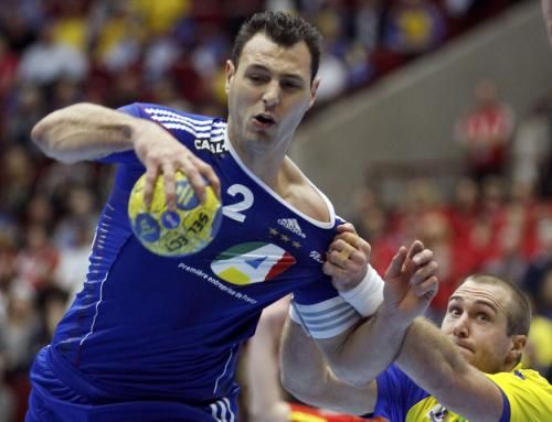 2011-01-282011-01-28t181526z_01_hnd111_rtridsp_3_handball_reuters