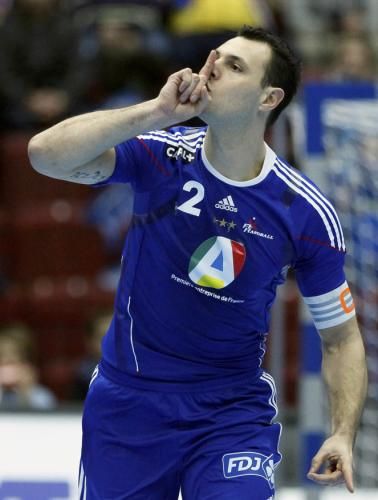 2011-01-282011-01-28t183726z_01_hnd115_rtridsp_3_handball_reuters