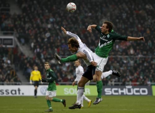 2011-01-292011-01-29t150323z_01_cha103_rtridsp_3_soccer-germany_reuters