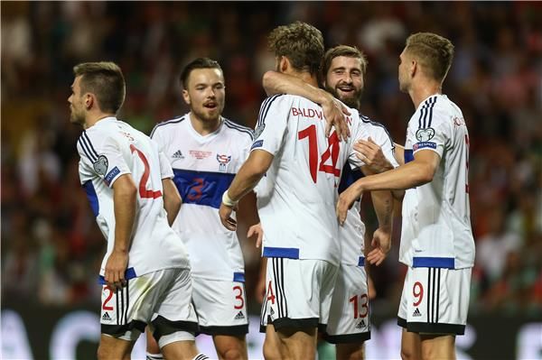 لاعبو جزر فارو 