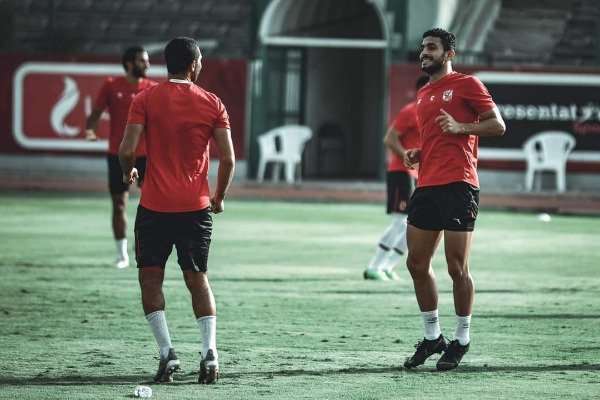 لاعبو الأهلي