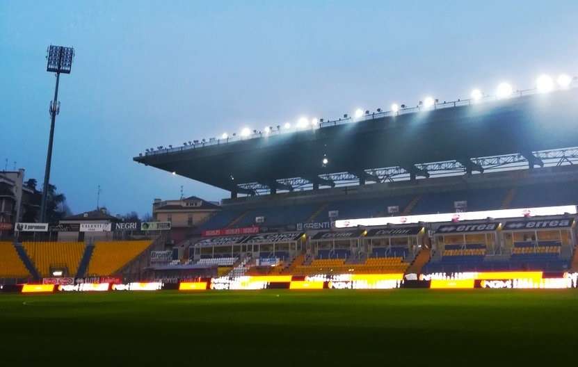 ملعب إينيو تارديني