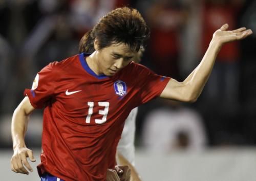 2011-01-282011-01-28t154239z_01_ac516_rtridsp_3_soccer-asian_reuters