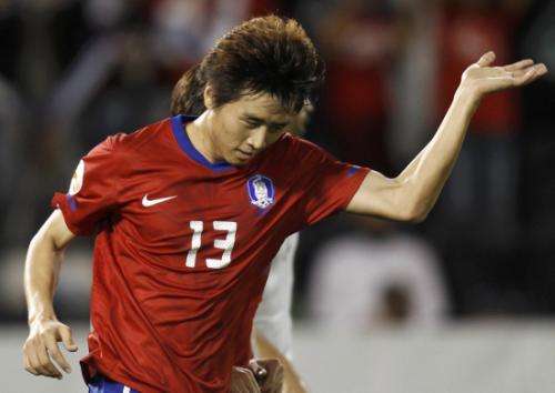 2011-01-282011-01-28t154239z_01_ac516_rtridsp_3_soccer-asian_reuters