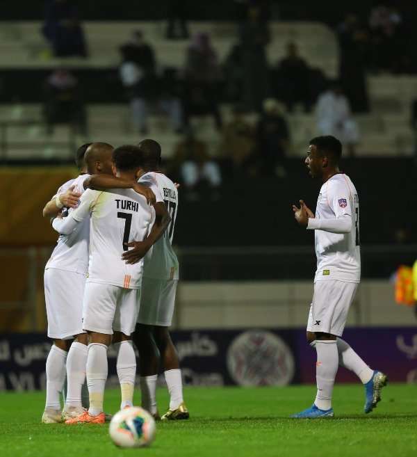 لاعبو الشباب