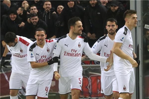 لاعبو ميلان