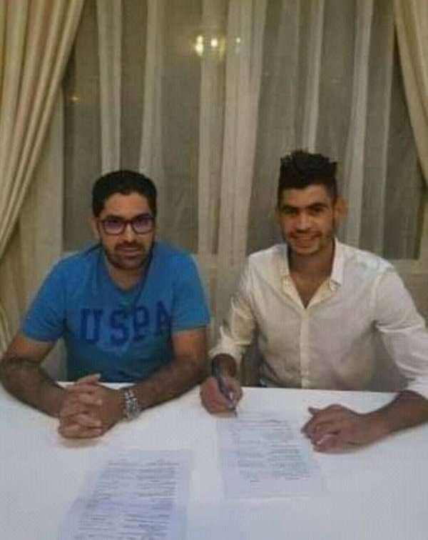 الذوادي يوقع العقود