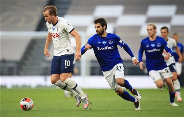 توتنهام وإيفرتون