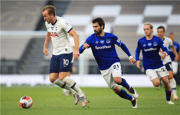 توتنهام وإيفرتون