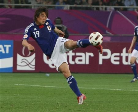 تاداناري لي عند إحرازه الهدف الحاسم في كأس آسيا 2011