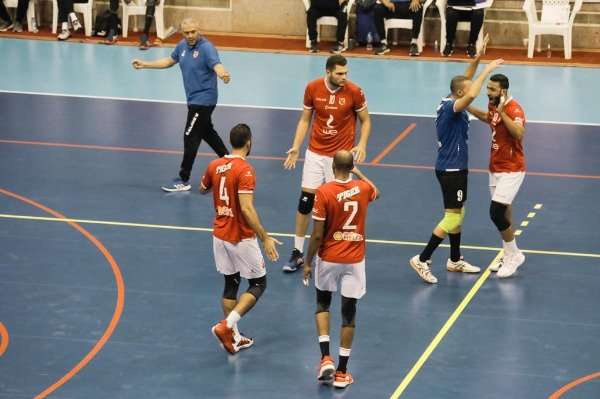 لاعبو الأهلي