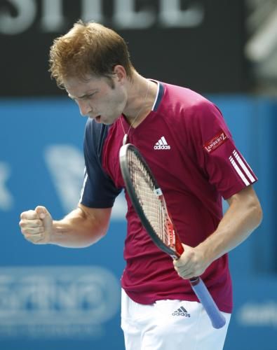 2011-01-122011-01-12t053041z_01_dgm07_rtridsp_3_tennis-sydney_reuters