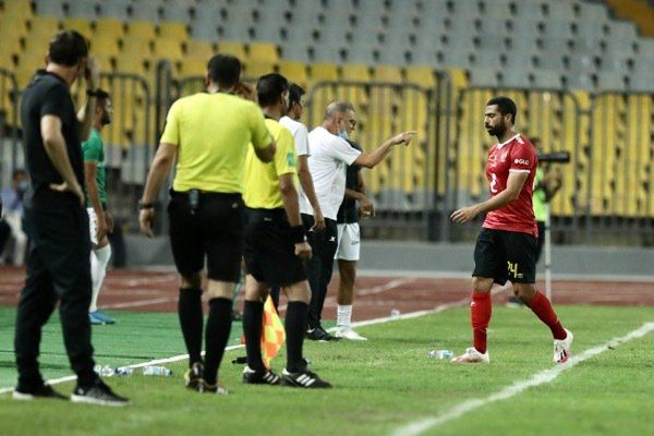 لحظة طرد أحمد فتحي