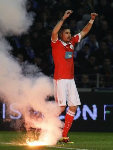 2011-02-022011-02-02t212150z_01_mvi06_rtridsp_3_soccer-europe-portugal_reuters