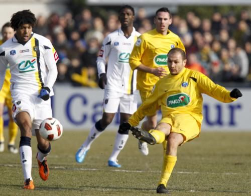 2011-02-022011-02-02t161619z_01_rpr15_rtridsp_3_soccer-france_reuters