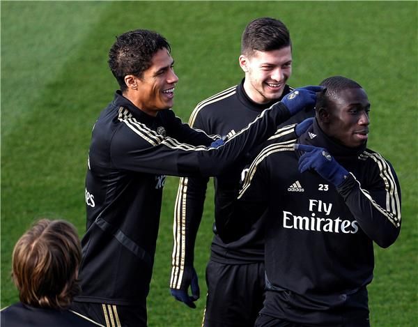 يوفيتش مع زملائه