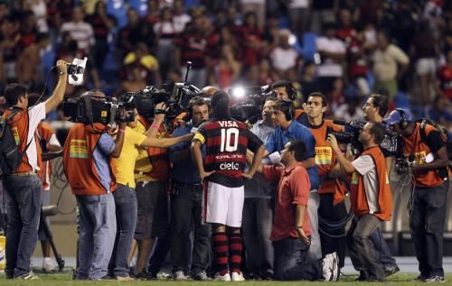 2011-02-032011-02-03t023629z_01_rjo114_rtridsp_3_soccer-latam-brazil_reuters