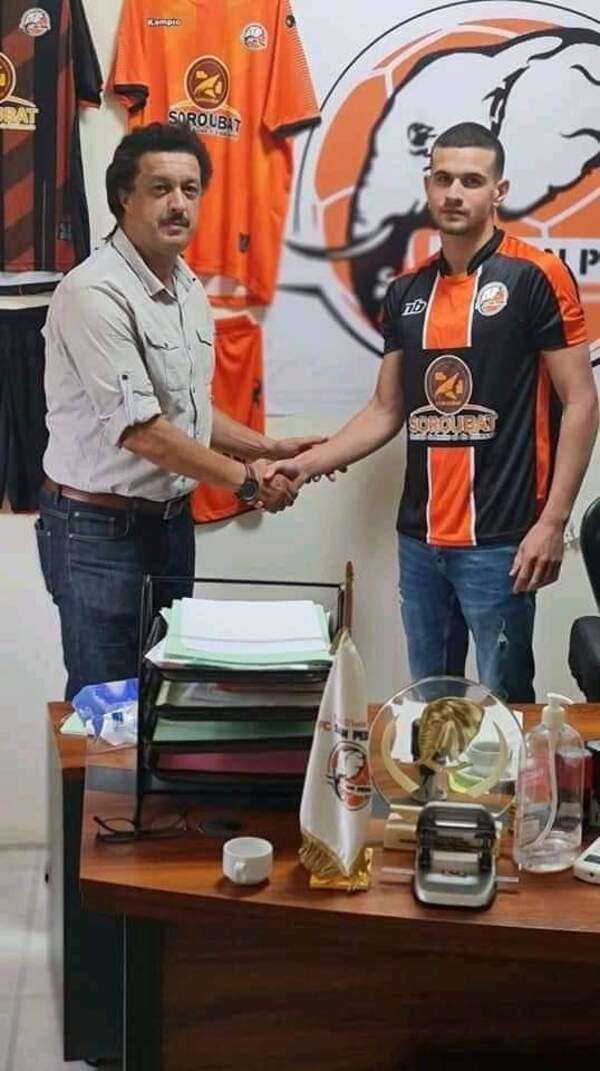 المدير الرياضي لسان بيدرو بصحبة يوسف المدب