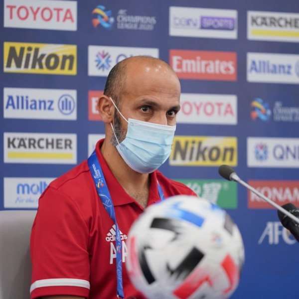 مدرب الشارقة