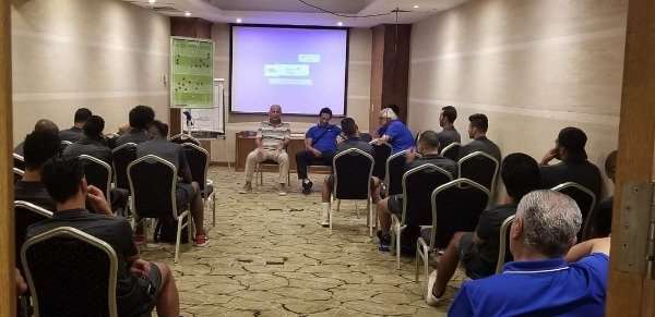 عامر مع الفريق