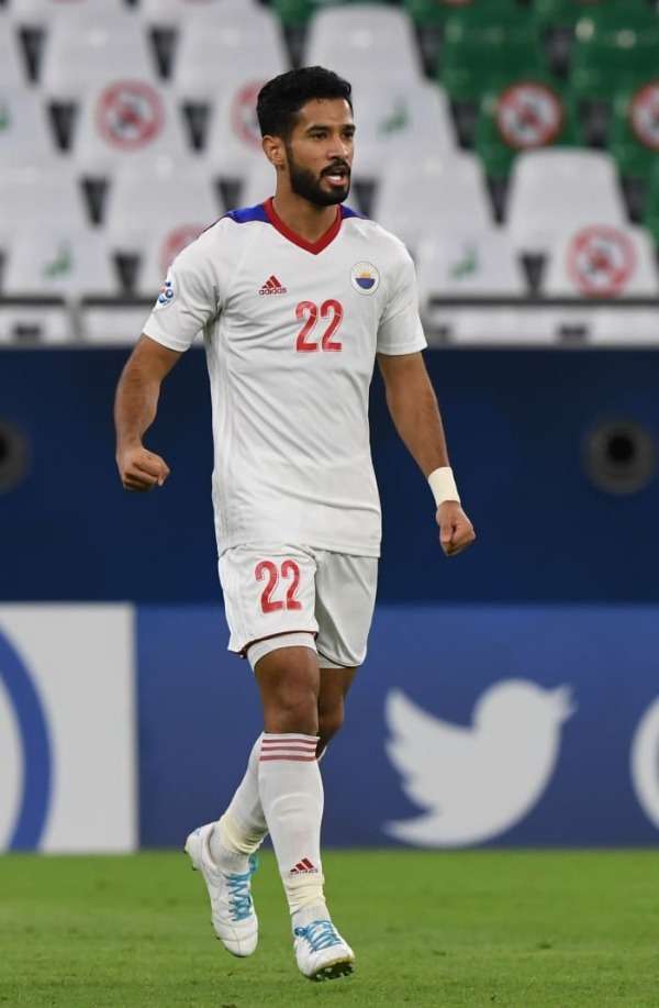 باوزير بقميص الشارقة