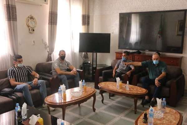 من الاجتماع