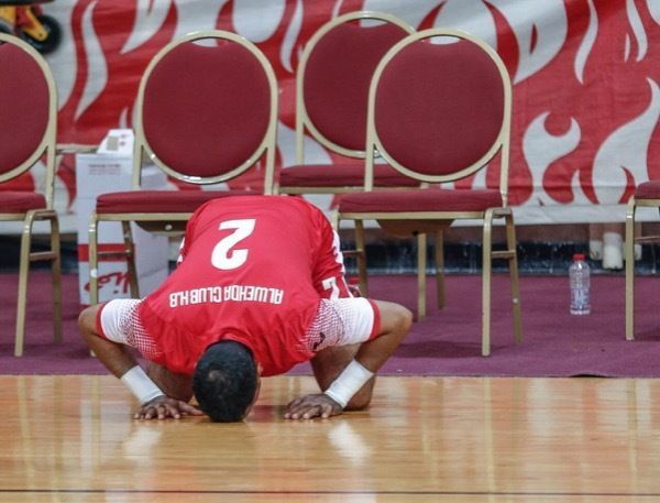 من فرحة لاعبي الوحدة