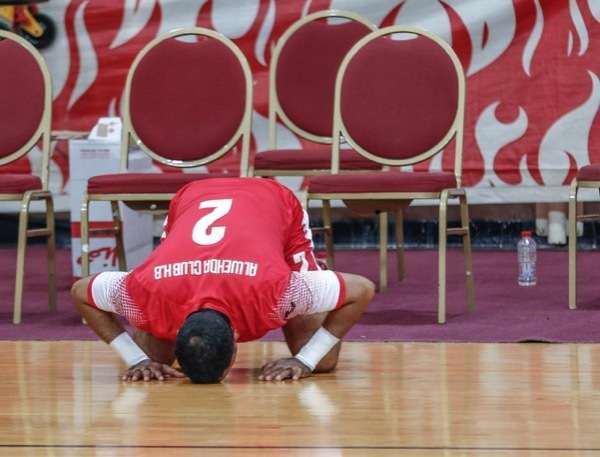 من فرحة لاعبي الوحدة