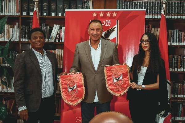 الخطيب ومسؤولي سيمبا