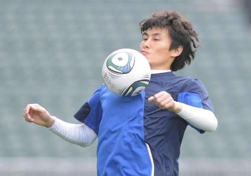 لي ويفينغ في تدريبات فريقه الجديد