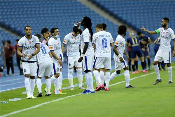 لاعبو الهلال
