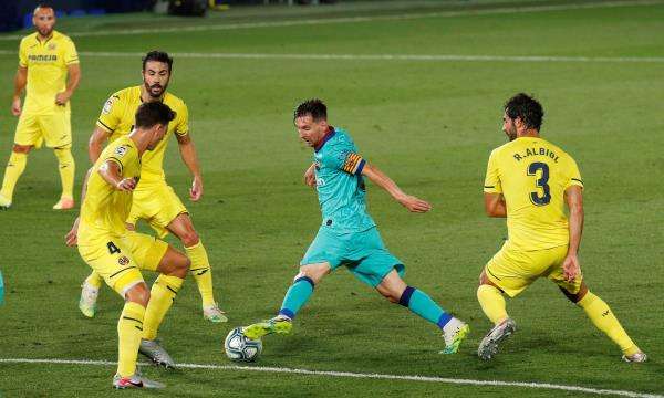 برشلونة وفياريال (مباراة سابقة)