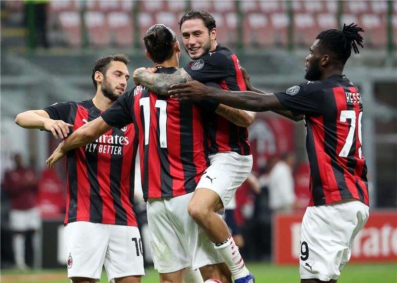 لاعبو ميلان