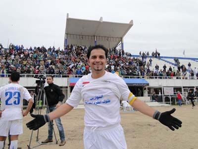 كابتن النوارس هشام محمد (هشو) يبتسم لعدسة كووورة عراقية