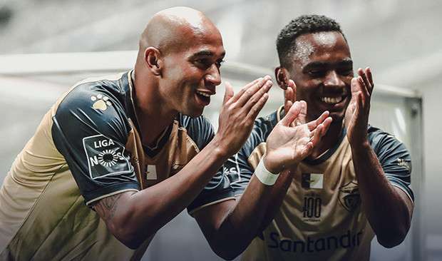 فرحة لاعبي سانتا كلارا