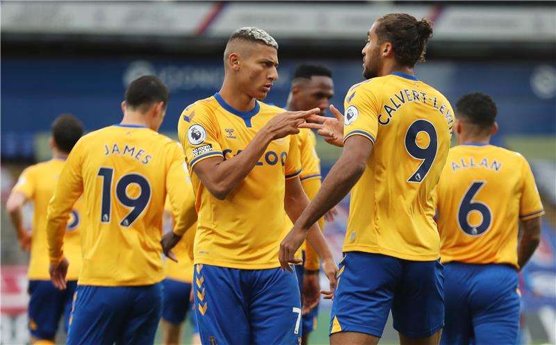 لاعبو إيفرتون 