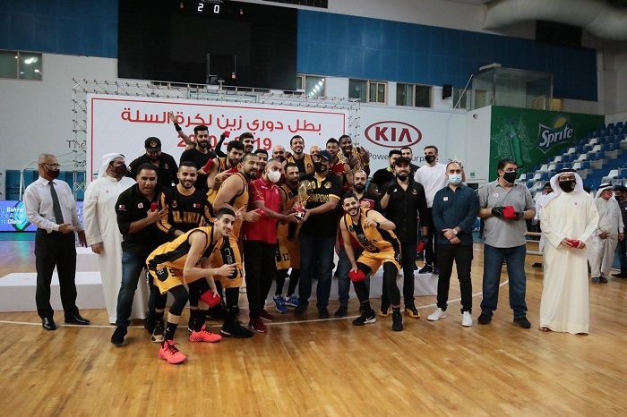 جانب من التتويج 