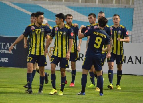 لاعبو باختاكور 